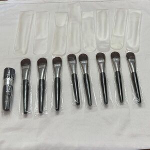 Mary Kay 9-Piece Foundation Brush Lot – New in Original Packaging